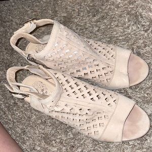 Nude Vince Camaro heel